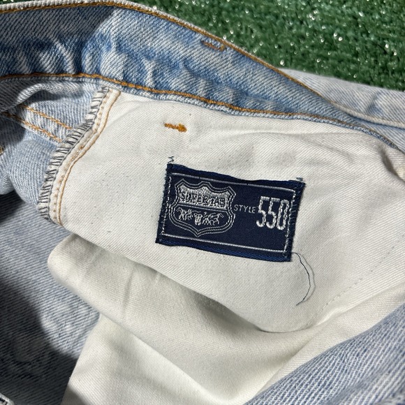 Vintage Levi's 550 Silver Tab Tapered Light Wash Denim Jeans Size 34X32 - Picture 3 of 5